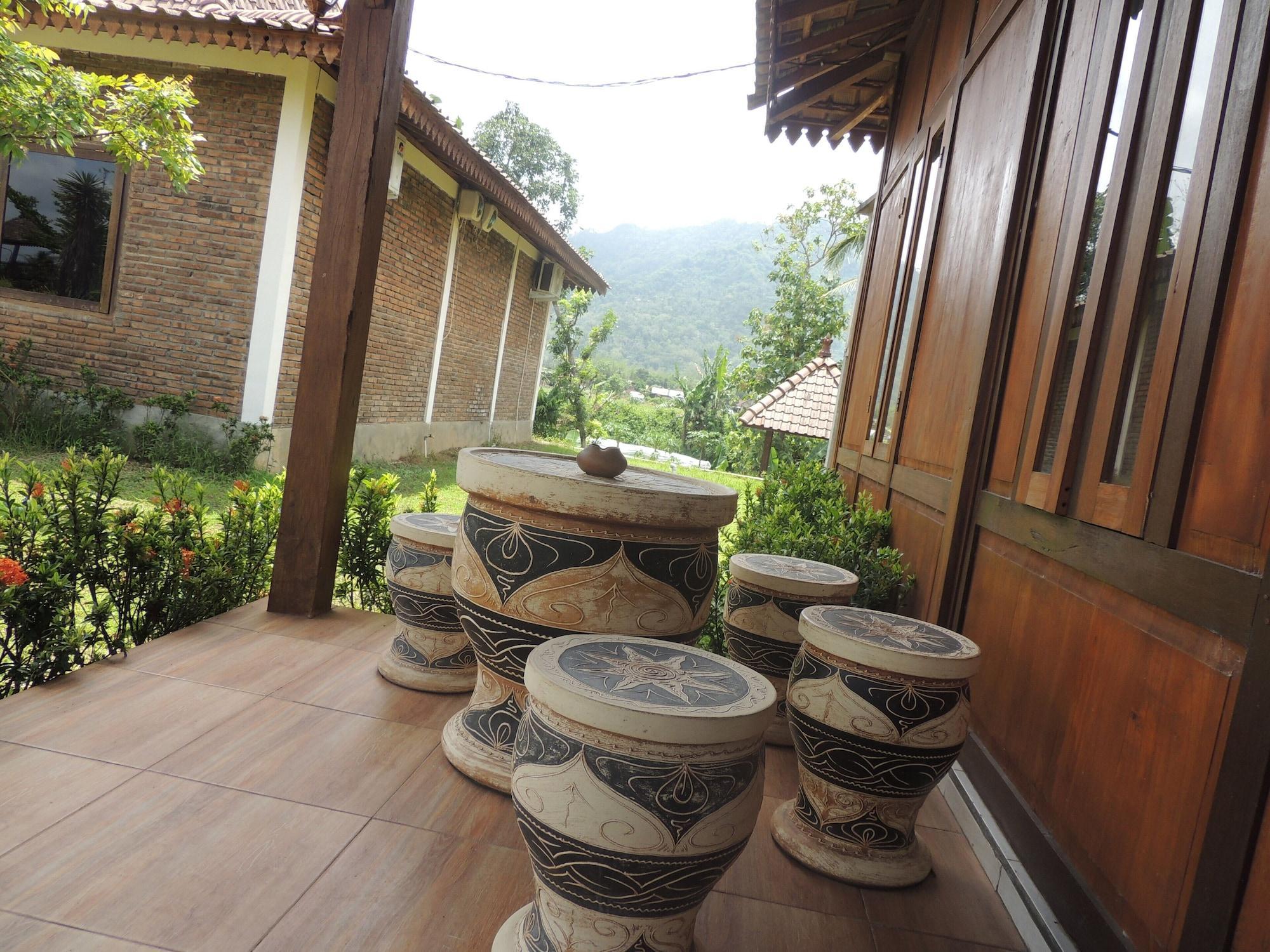 ホテル Balkondes Karanganyar Pottery Academy マゲラン エクステリア 写真